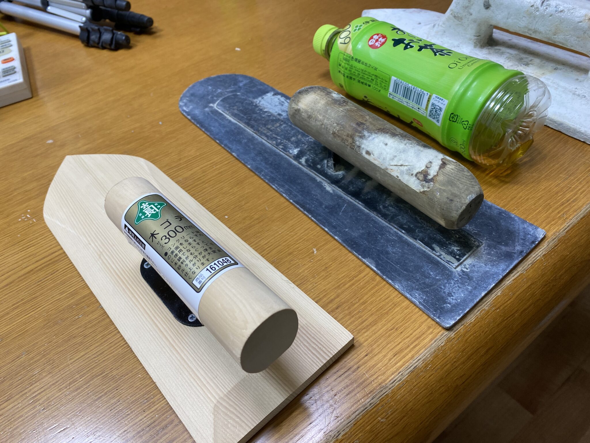 外壁や内装、床をおしゃれにしたいなら絶対に必要な木鏝（きごて）について解説していきます。 | 壁ダンディズム KABE-DAN